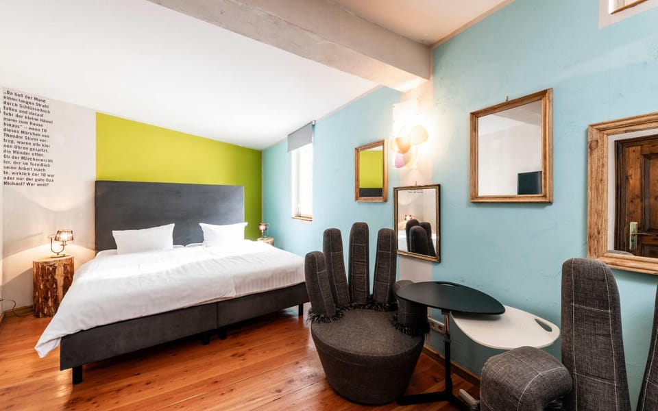 Bed, Photo of the whole room