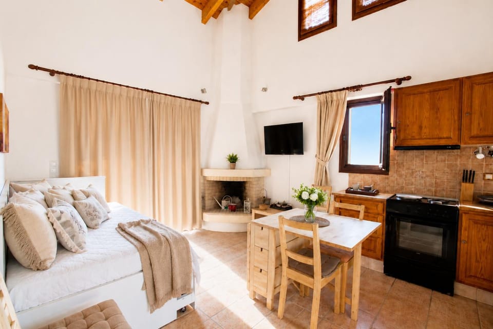 Property building, Swimming pool, Breakfast