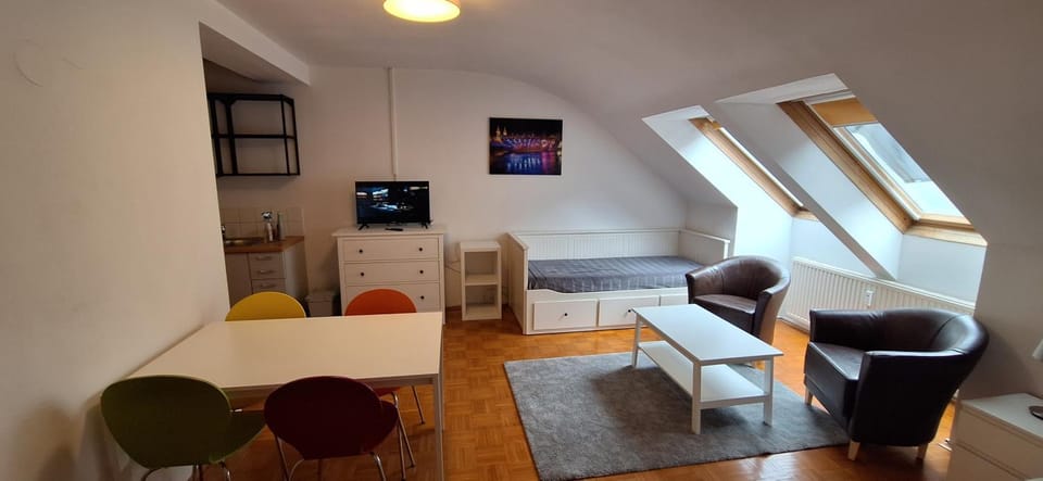 Living room, Photo of the whole room