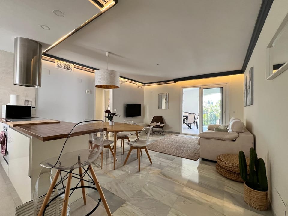 Living room, Seating area, Dining area