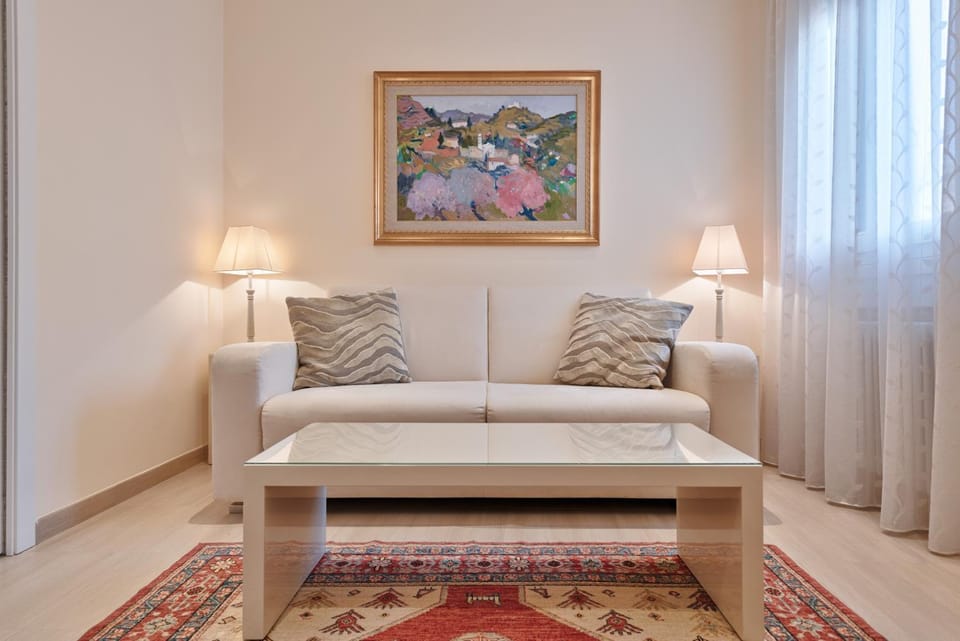Bed, Living room