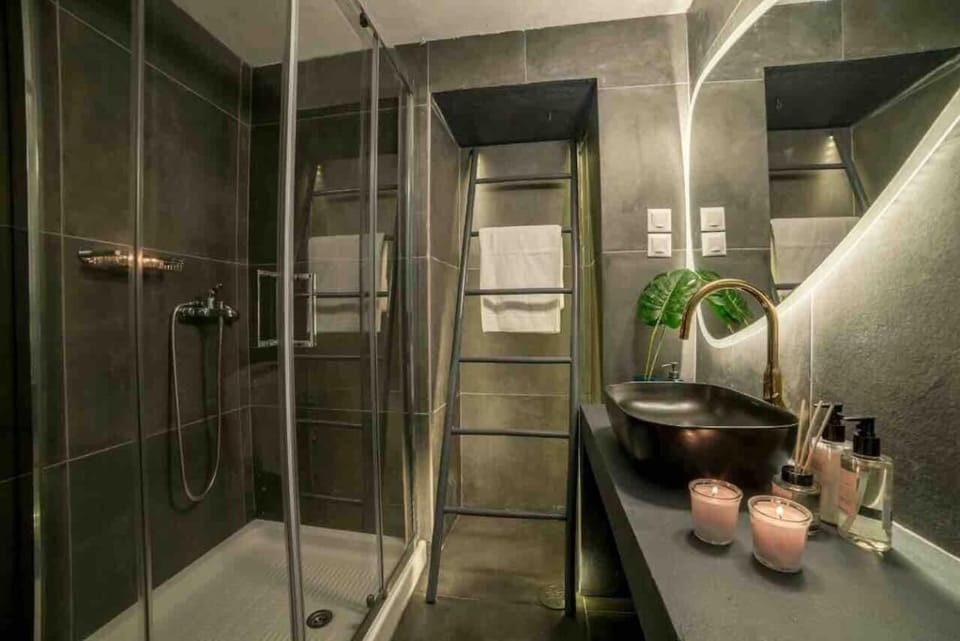 Shower, Bathroom