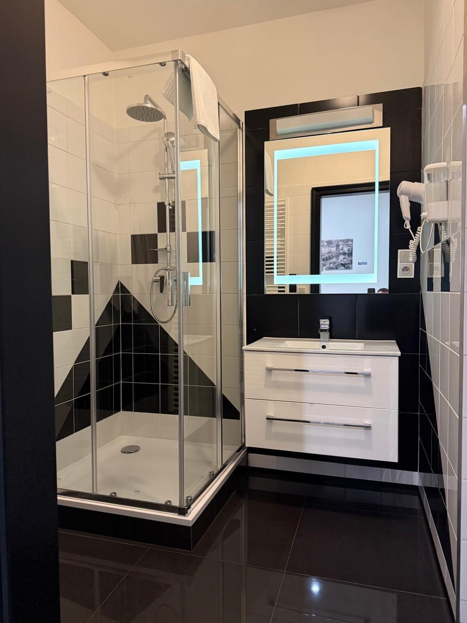 Shower, Bathroom