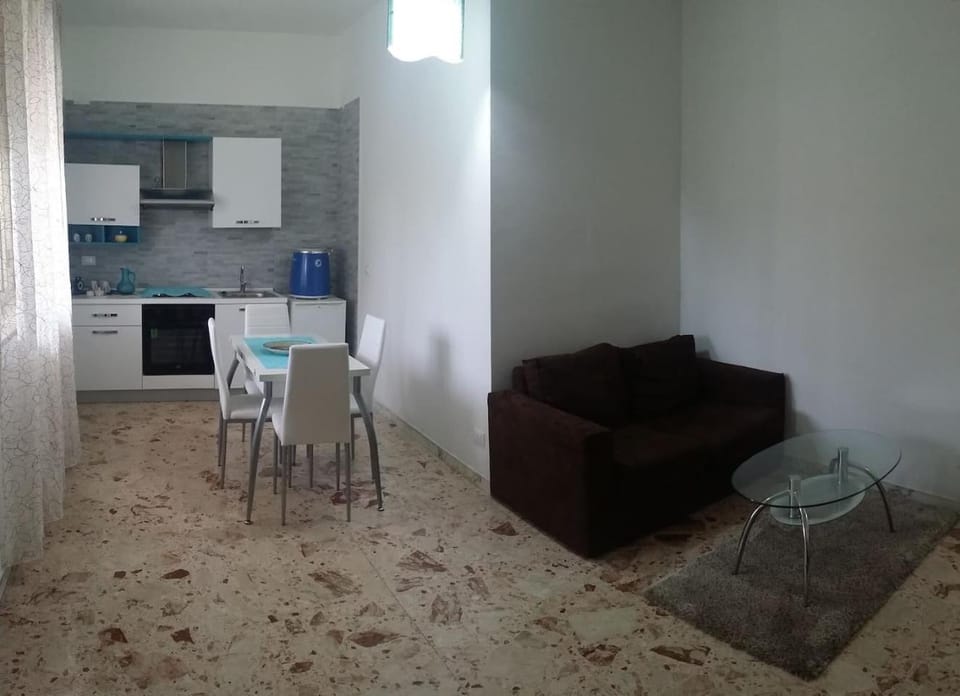 Living room, Dining area, stove