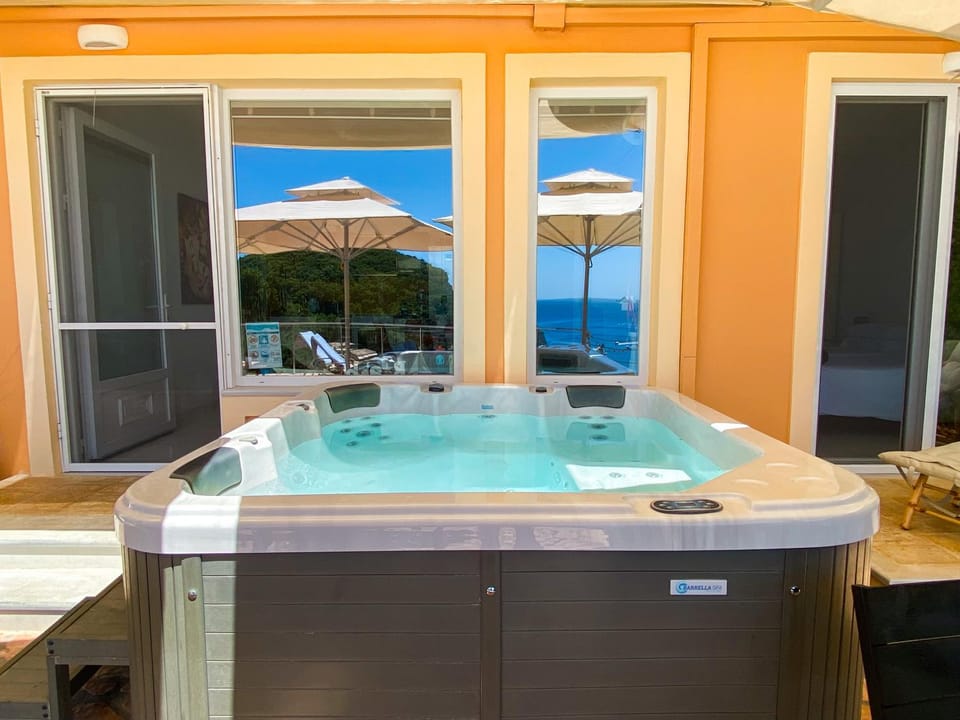 Patio, Hot Tub