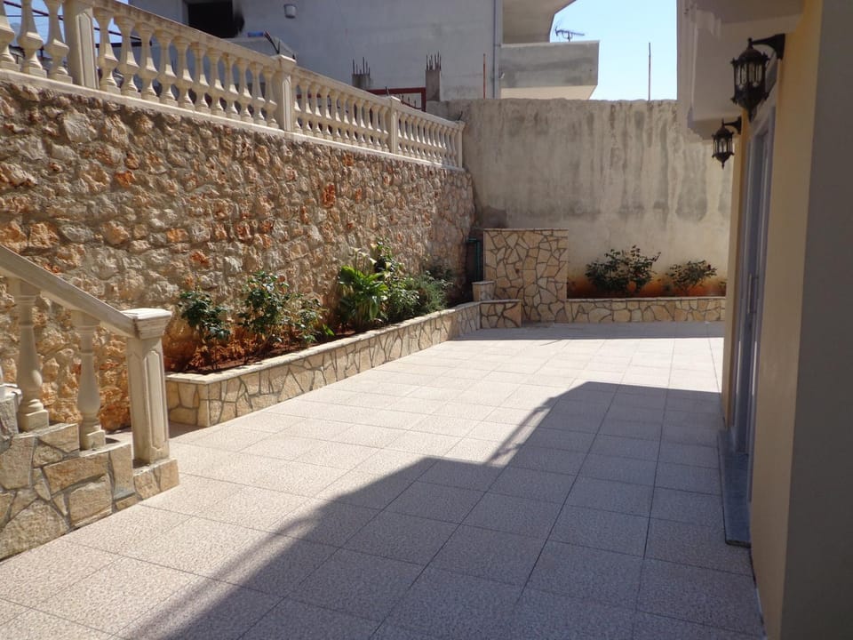Inner courtyard view