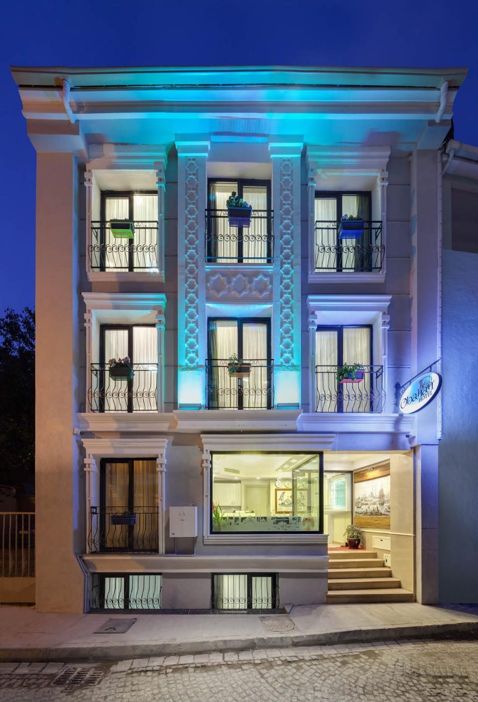 Property building, Facade/entrance, Night