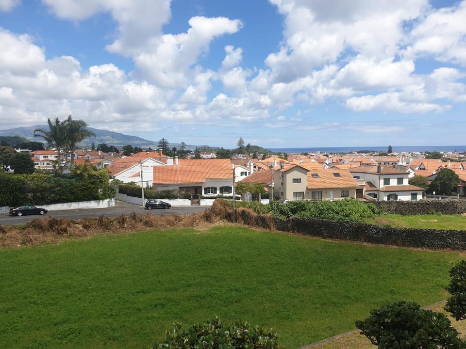 Neighbourhood, Sea view