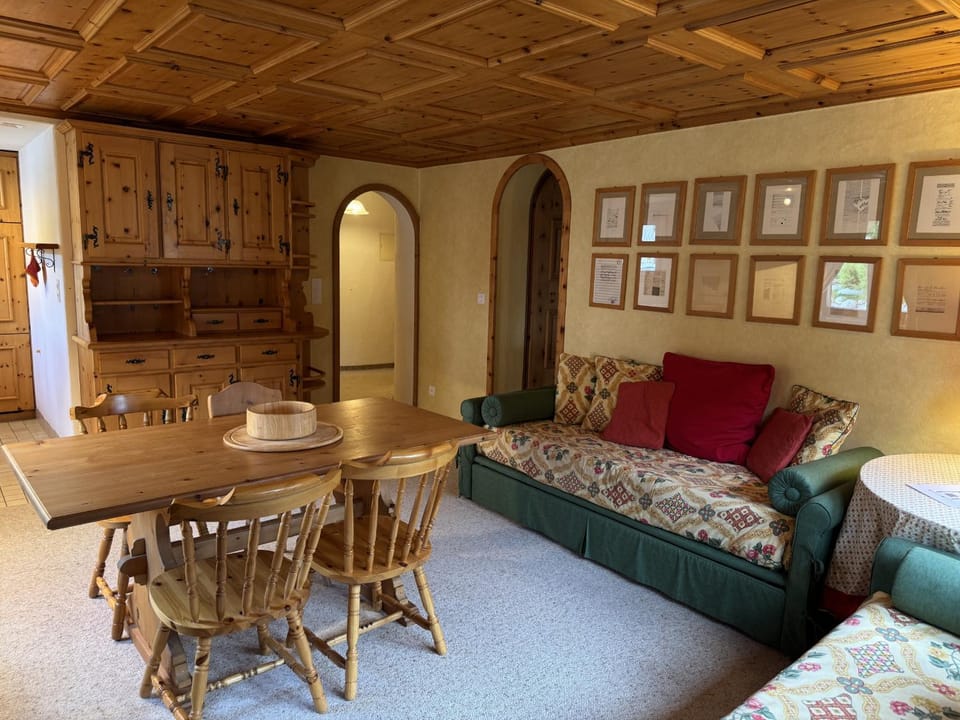 Chesa Grischuna 4pax - Madulain Apartment in Canton of Grisons
