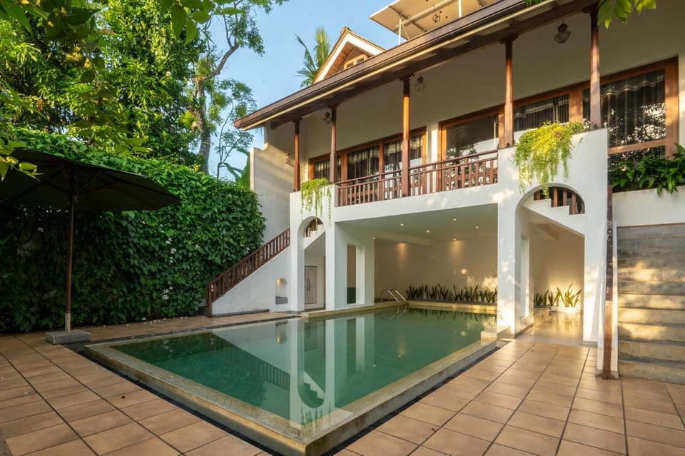 Property building, Balcony/Terrace, Swimming pool