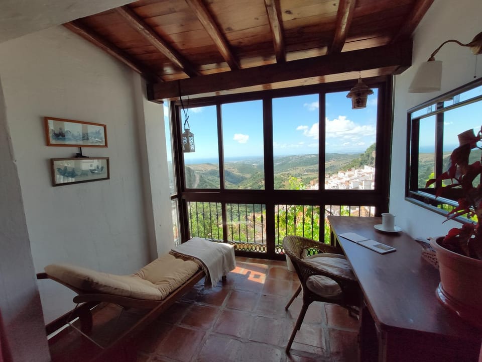 Balcony/Terrace, Seating area, City view, Mountain view, Sea view