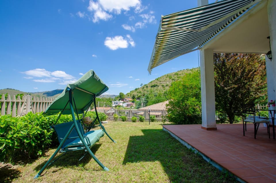 BBQ facilities, Garden, Garden view, Mountain view