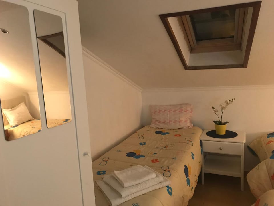 Toilet, Other, Photo of the whole room, Decorative detail, Bedroom