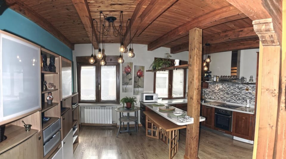 Dining area, Communal kitchen