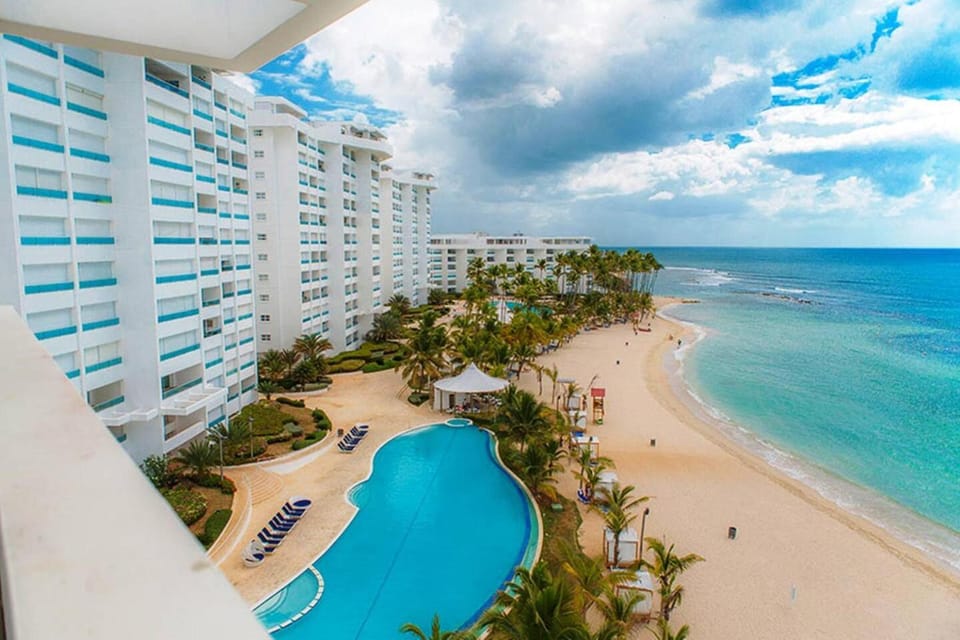 Balcony/Terrace, Beach, Pool view, Sea view