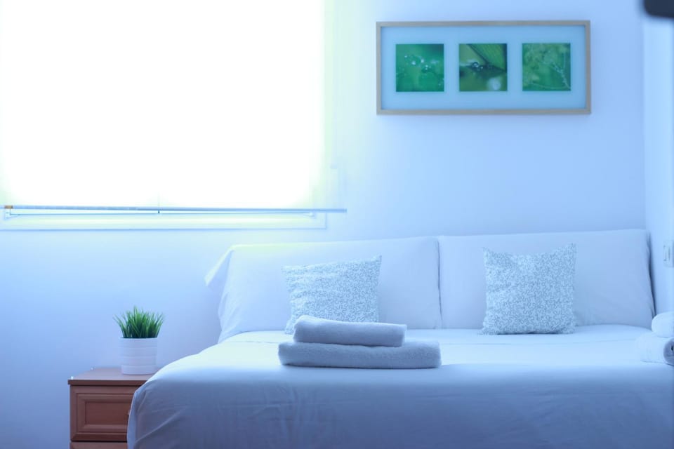 Photo of the whole room, Decorative detail