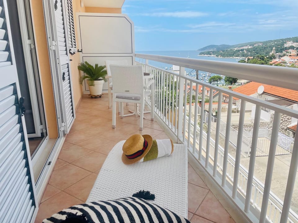 Apartments Sunny Elza Apartment in Hvar