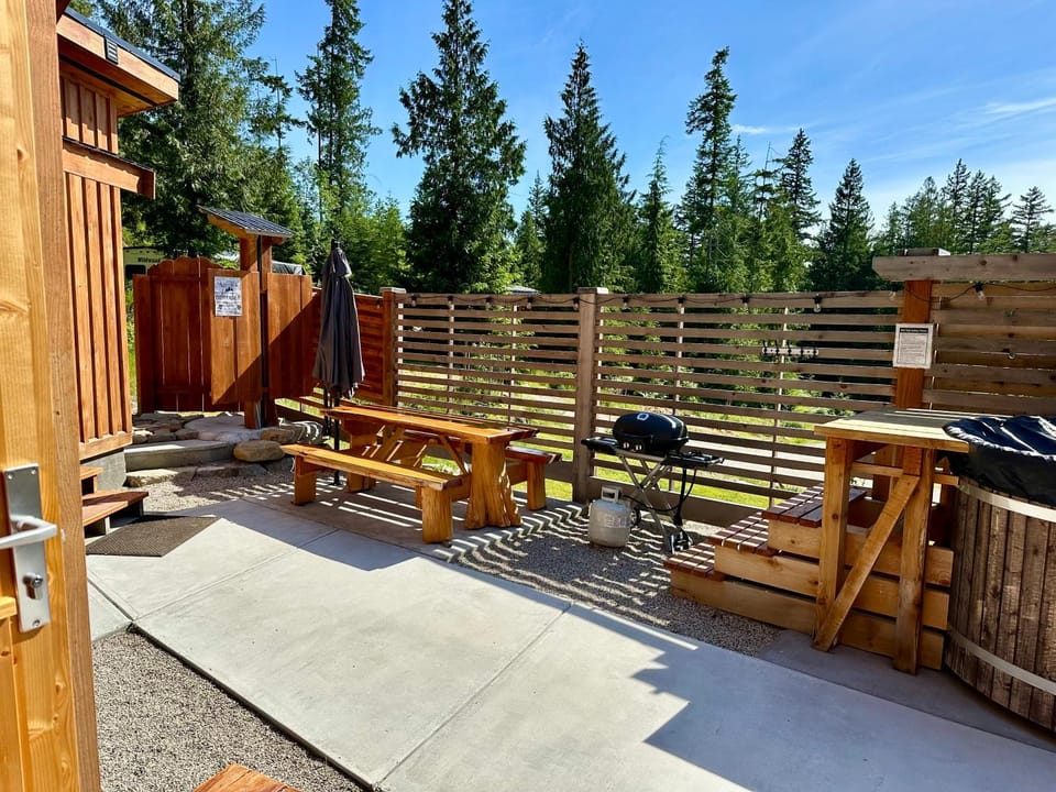 Patio, BBQ facilities