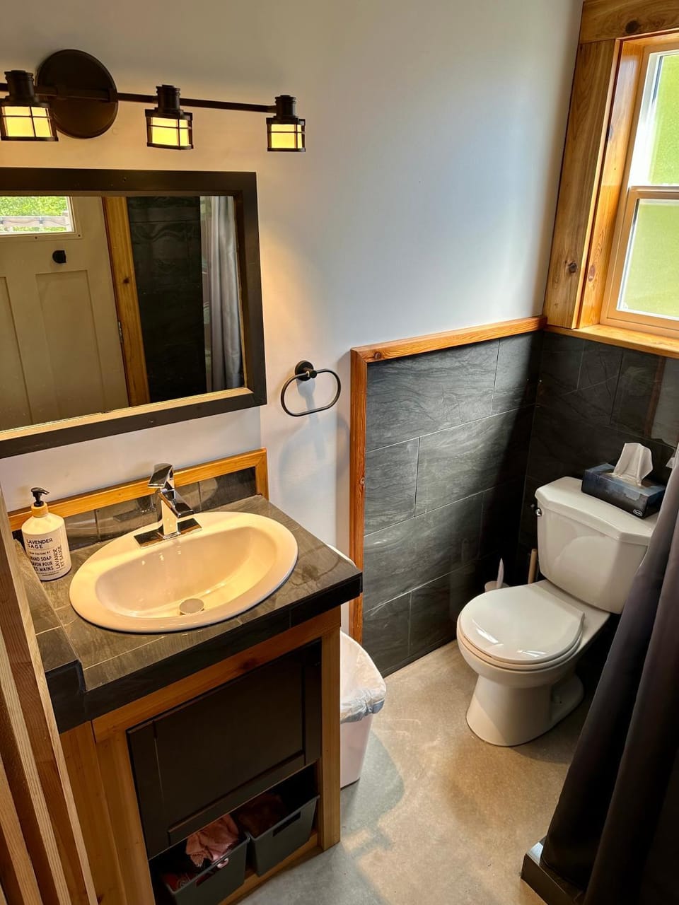Toilet, Bathroom, towels