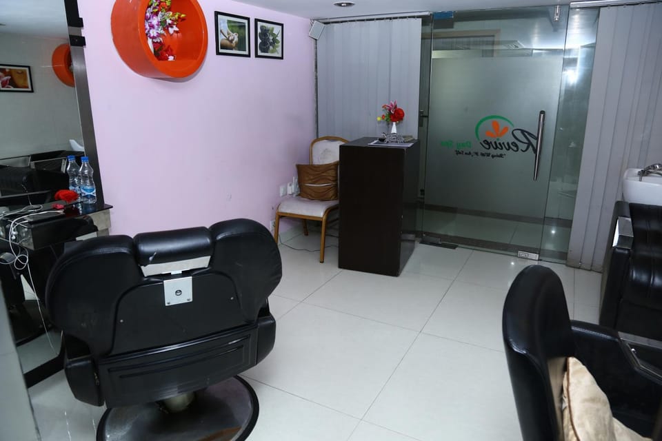 Massage, Steam room