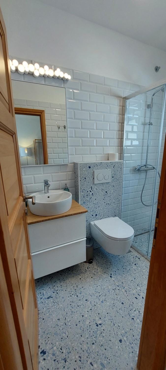 Shower, Toilet, Bathroom