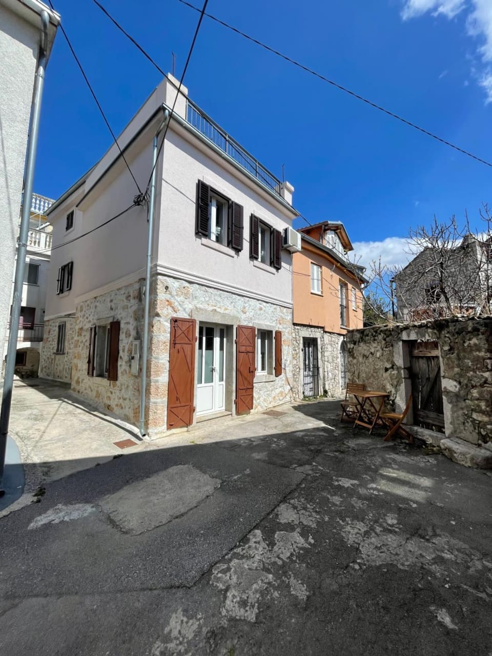 Property building, Balcony/Terrace, Sea view