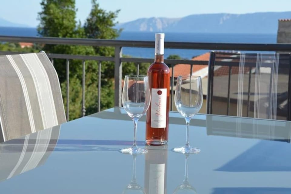 View (from property/room), Balcony/Terrace, Sea view, Drinks