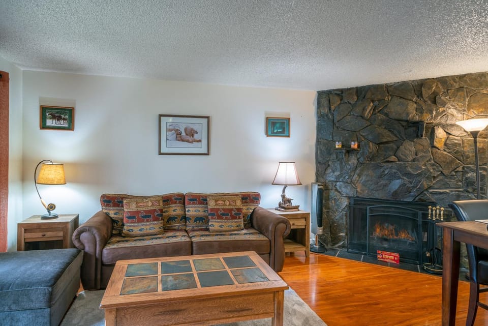 Polar Bear Den Apartment in Anchorage