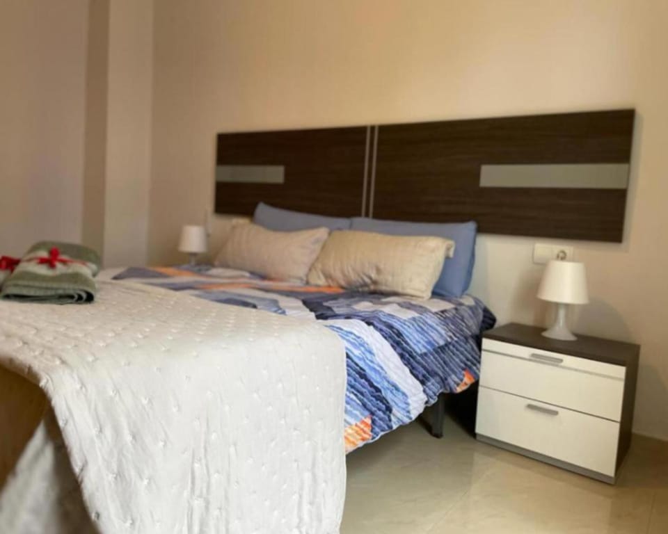 Bed, Photo of the whole room, Bedroom, Parking, internet, towels