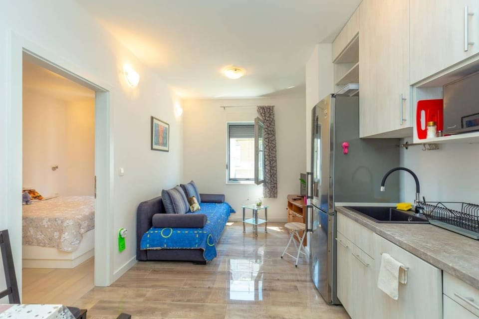 Kitchen or kitchenette, Living room, Seating area