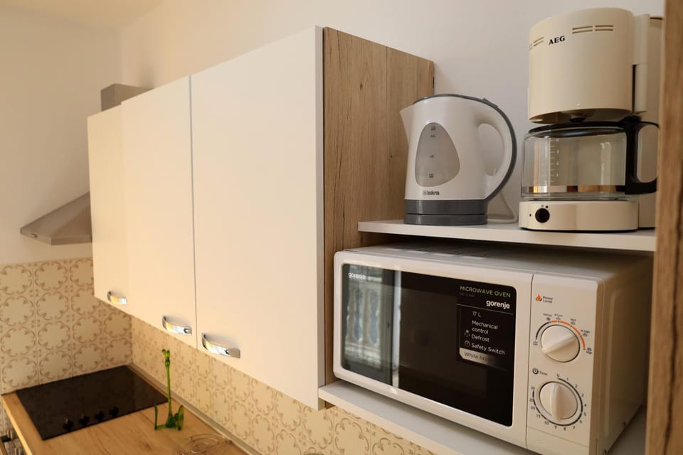 Coffee/tea facilities, Kitchen or kitchenette
