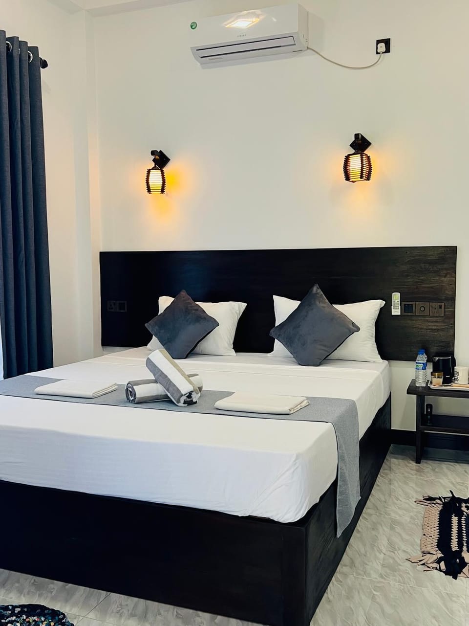 Bed, Bedroom, air conditioner