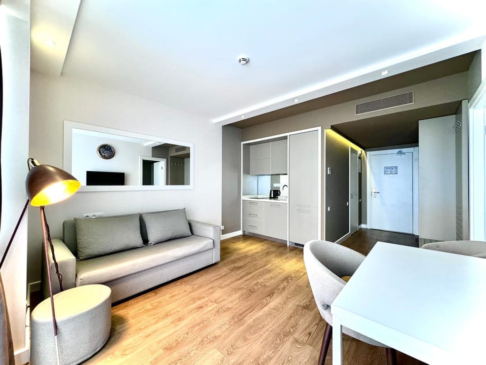 Kitchen or kitchenette, Photo of the whole room, Dining area