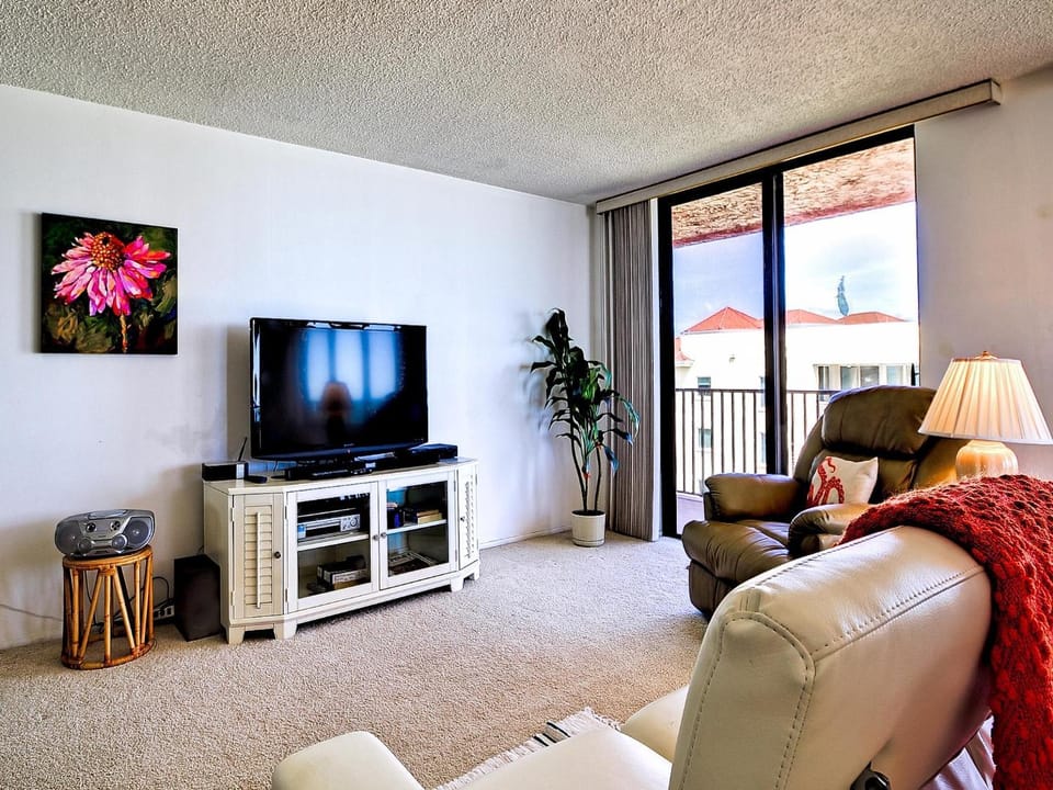 Madeira Towers 601 Beach front with spectacular views 533 Apartment in Redington Beach