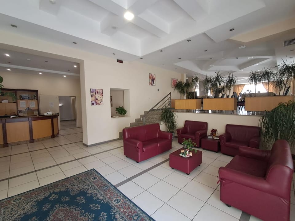 Communal lounge/ TV room, Lobby or reception, Lounge or bar, Seating area
