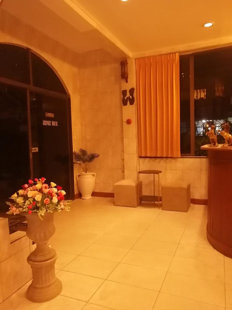 Lobby or reception, Lobby or reception