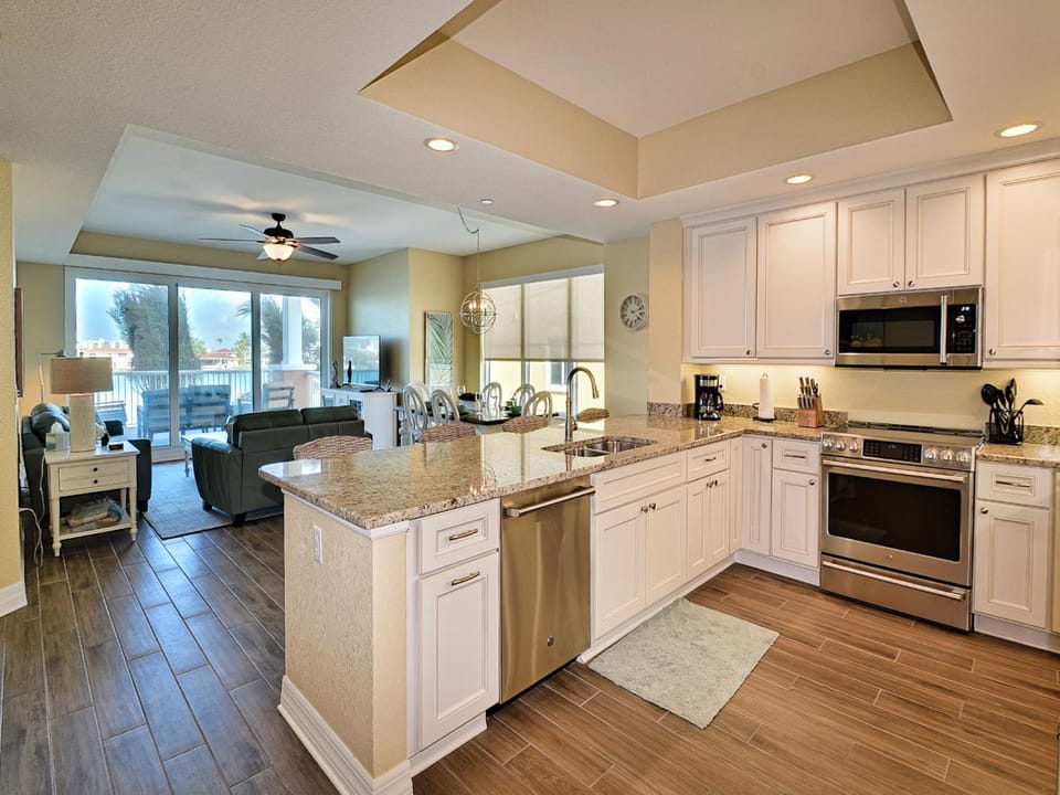 Sandpiper's Cove 203 Luxury Waterfront 3 Bedroom 2 Bath Condo 23130 Apartment in Clearwater Beach