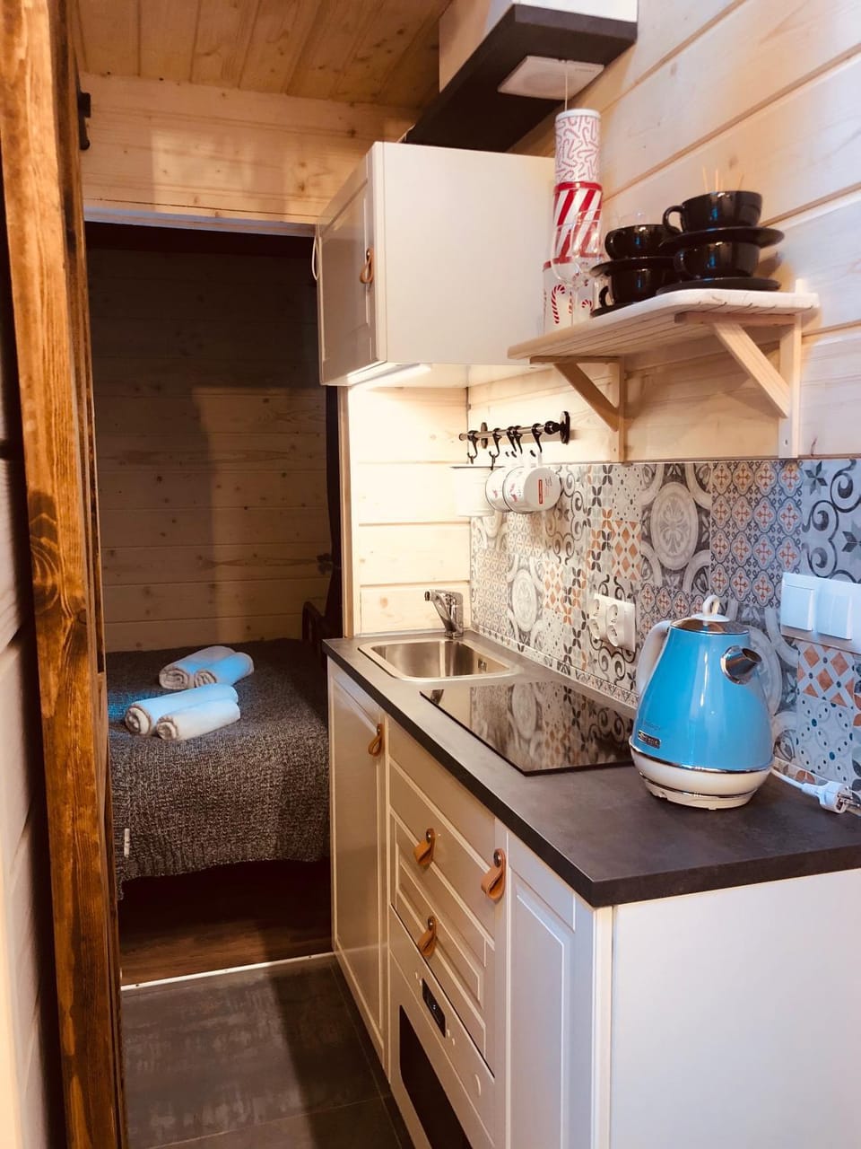 Kitchen or kitchenette, pet friendly, stove