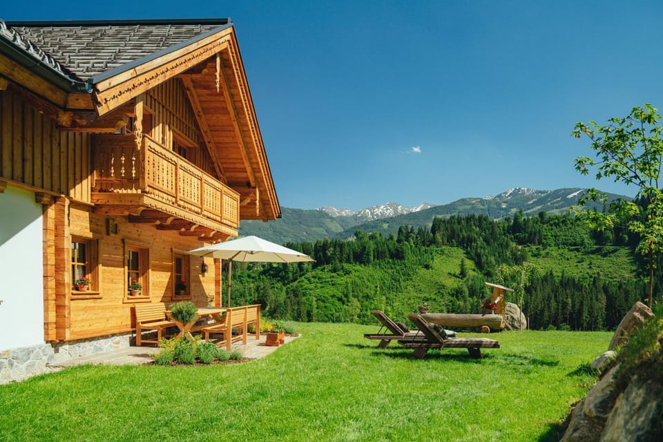 Property building, Summer, Garden, Balcony/Terrace, Garden view, Mountain view