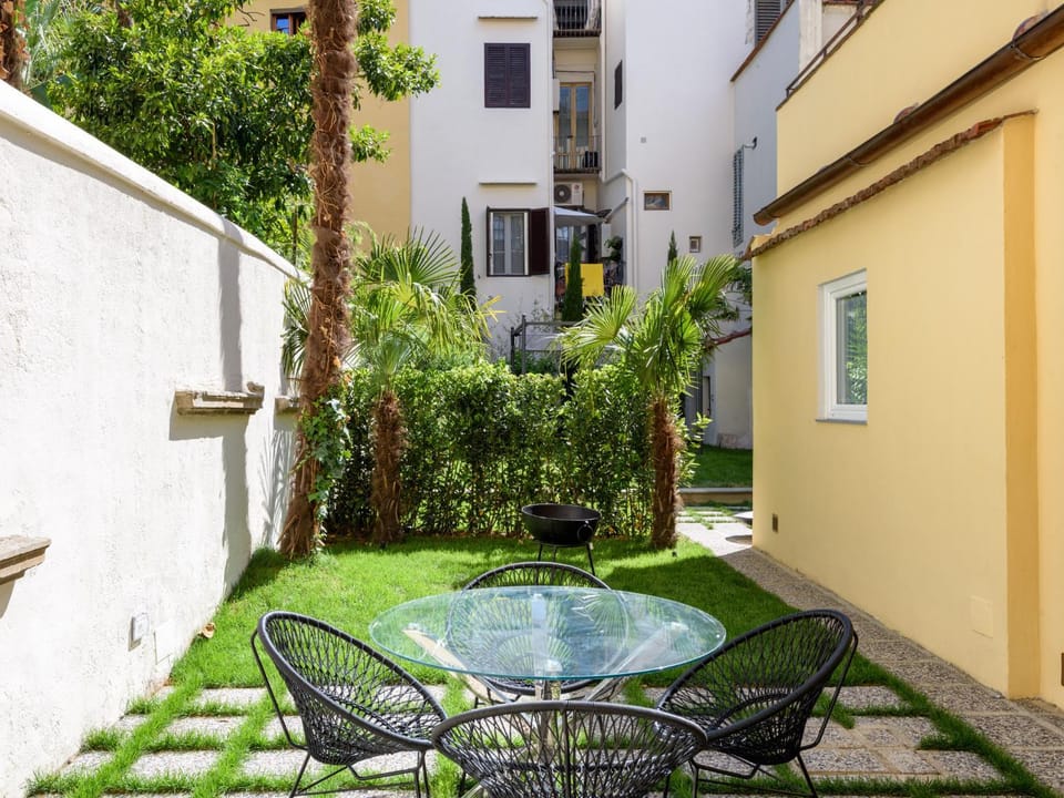Patio, Facade/entrance, Garden
