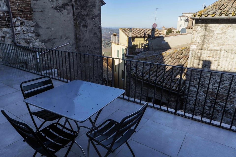 Balcony/Terrace, City view