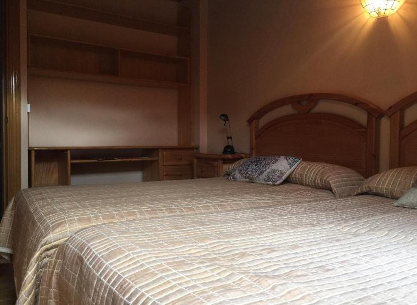 VIVIENDA DE USO TURÍSTICO CENTRO Apartment in Ávila‎