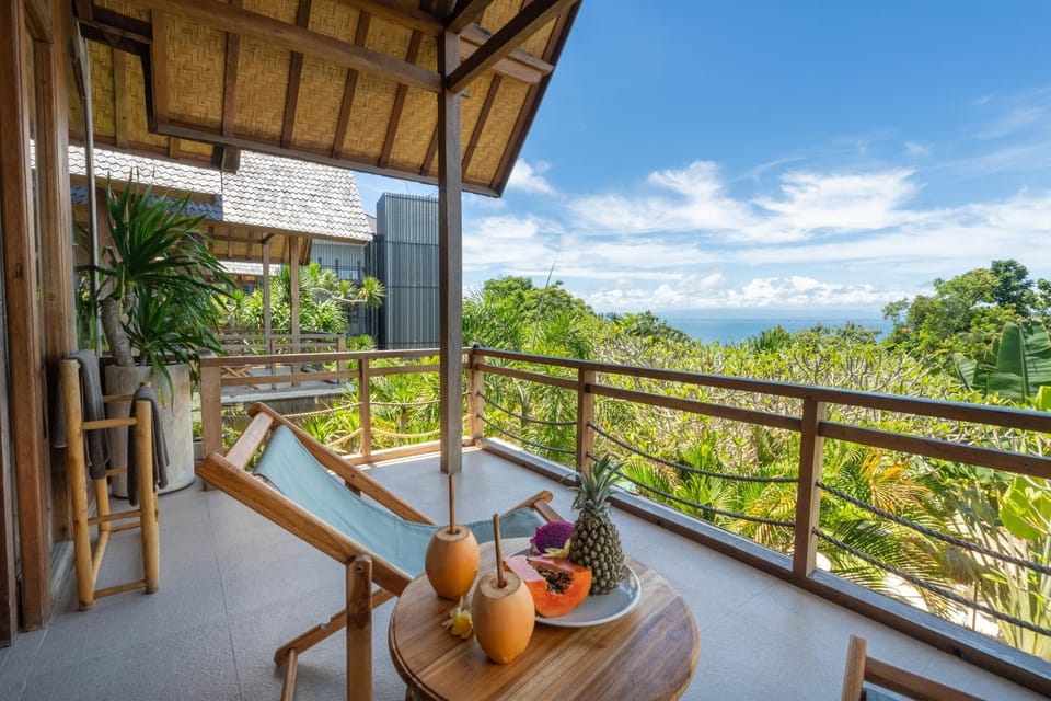 Natural landscape, View (from property/room), Balcony/Terrace, Seating area, Garden view, Pool view, Sea view