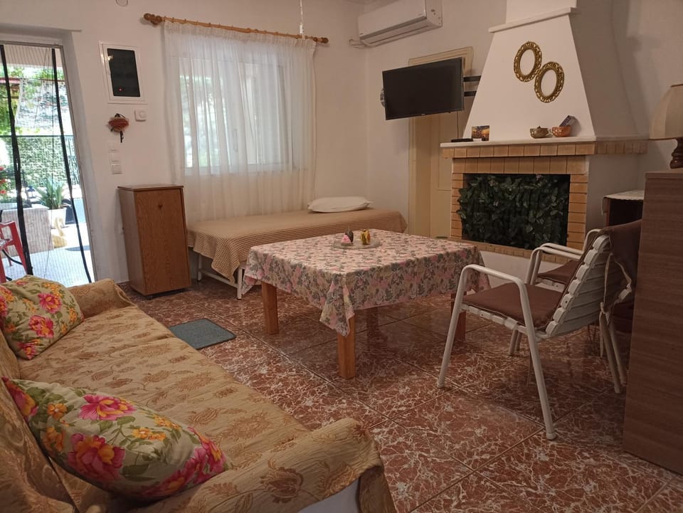 TV and multimedia, Dining area