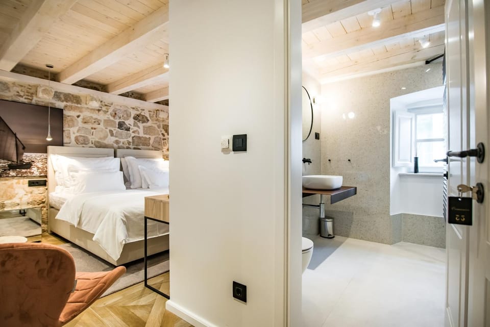 Bed, Bathroom, Bedroom