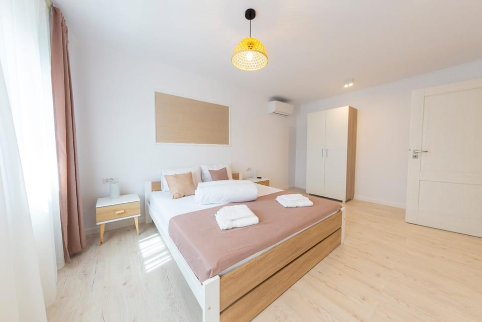 Casa cu Nuc Hotel in Romania