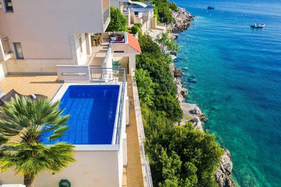 Property building, Day, Pool view, Sea view, Swimming pool
