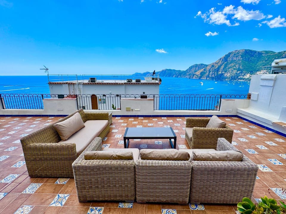 View (from property/room), Balcony/Terrace, Mountain view, Sea view