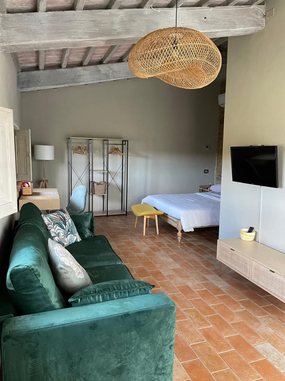 Living room, Photo of the whole room