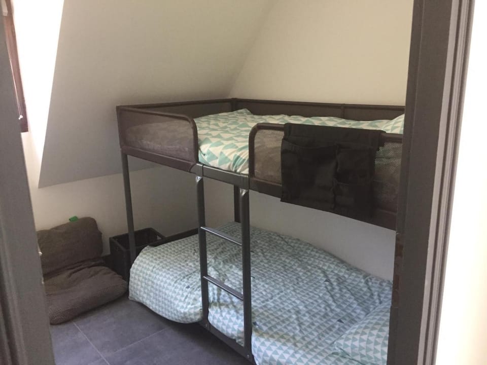 bunk bed